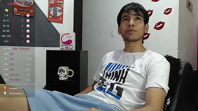 Snapshot of zack_thunder chatting on 03.22.25 zack thunder online show from 03.22.25