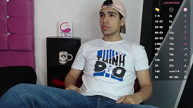 Snapshot of zack_thunder chatting on 09.21.25 zack thunder online show from 09.21.25