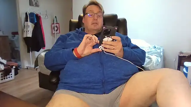 Snapshot of wvalentino chatting on 12.06.24 wvalentino online show from 12.06.24