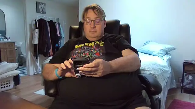 Snapshot of wvalentino chatting on 02.08.25 wvalentino online show from 02.08.25