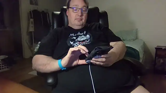 Snapshot of wvalentino chatting on 02.10.25 wvalentino online show from 02.10.25