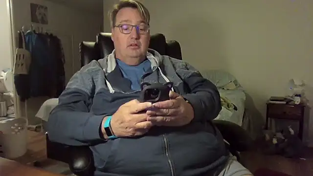 Snapshot of wvalentino chatting on 02.25.25 wvalentino online show from 02.25.25