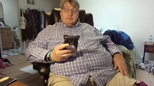 Snapshot of wvalentino chatting on 03.06.25 wvalentino online show from 03.06.25