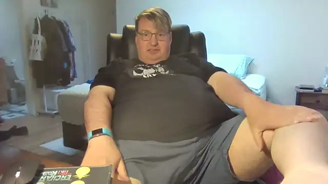 Snapshot of wvalentino chatting on 03.13.25 wvalentino online show from 03.13.25