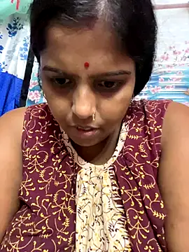 Snapshot of Beauty-queen chatting on 10.14.25 Beauty-queen online show from 10.14.25