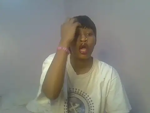 Snapshot of Sweet_Vinkah chatting on 09.30.25 Sweet Vinkah online show from 09.30.25