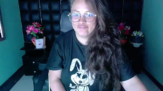 Snapshot of SaraThomso chatting on 01.21.25 SaraThomso online show from 01.21.25