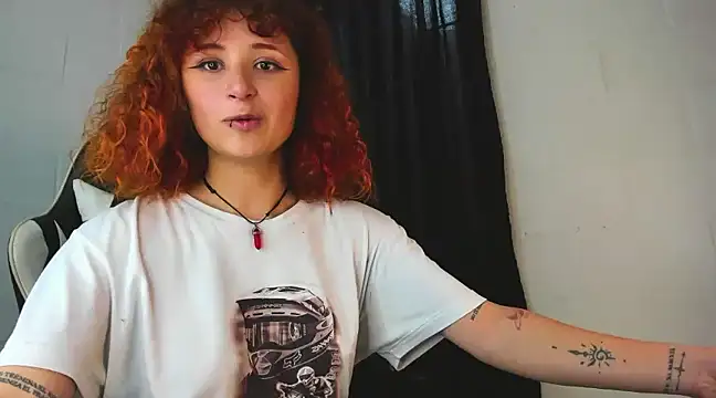 Snapshot of valent_27 chatting on 12.30.24 valent 27 online show from 12.30.24