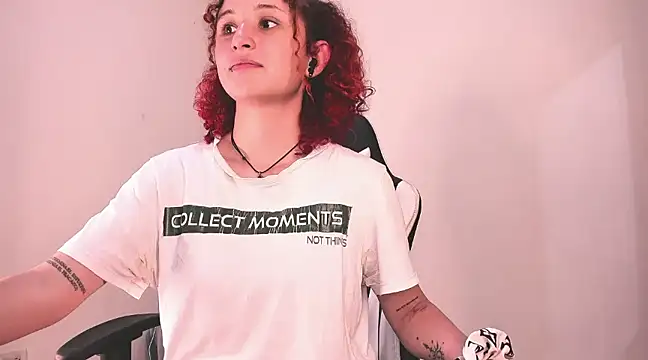 Snapshot of valent_27 chatting on 02.22.25 valent 27 online show from 02.22.25