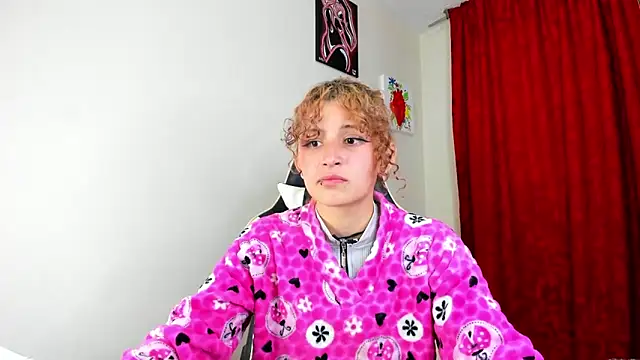 Snapshot of valent_27 chatting on 09.09.25 valent 27 online show from 09.09.25