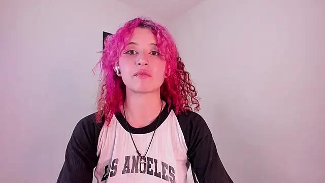 Snapshot of valent_27 chatting on 10.23.25 valent 27 online show from 10.23.25