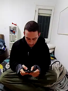 Snapshot of bearguy998 chatting on 03.07.25 bearguy998 online show from 03.07.25