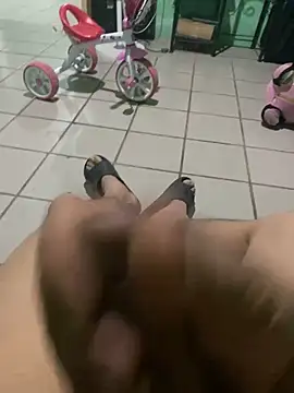 Snapshot of nowex18 chatting on 03.11.25 nowex18 online show from 03.11.25