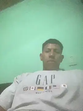 Snapshot of nowex18 chatting on 03.22.25 nowex18 online show from 03.22.25