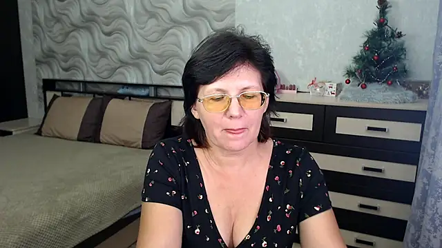 Snapshot of VitaCharm chatting on 01.17.25 VitaCharm online show from 01.17.25