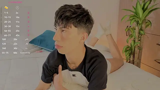 Snapshot of FabianPriince chatting on 10.05.25 FabianPriince online show from 10.05.25