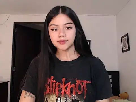 Snapshot of angelbeat_ chatting on 01.12.25 angelbeat  online show from 01.12.25