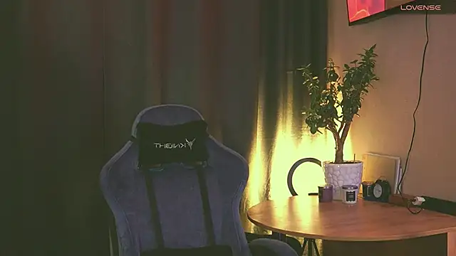 Snapshot of Polusladkoye chatting on 02.18.25 Polusladkoye online show from 02.18.25