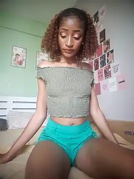 Snapshot of GoddessVee chatting on 11.02.25 GoddessVee online show from 11.02.25