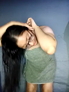 Snapshot of ladygmusic chatting on 11.05.25 ladygmusic online show from 11.05.25