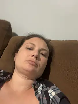 Snapshot of MilfyMrsRobinson chatting on 10.18.25 MilfyMrsRobinson online show from 10.18.25