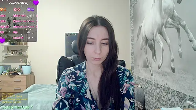 Snapshot of Wowpornoo chatting on 01.10.25 Wowpornoo online show from 01.10.25