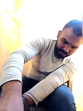 Snapshot of ListedLoin chatting on 01.18.25 ListedLoin online show from 01.18.25