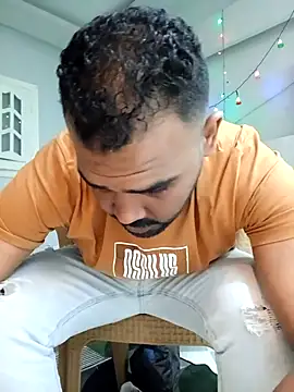 Snapshot of ListedLoin chatting on 03.12.25 ListedLoin online show from 03.12.25