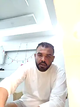 Snapshot of ListedLoin chatting on 03.19.25 ListedLoin online show from 03.19.25