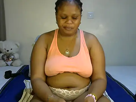 Snapshot of ebony_Catalia chatting on 10.20.25 ebony Catalia online show from 10.20.25