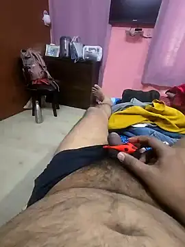 Snapshot of Loveboycurvy chatting on 02.12.25 Loveboycurvy online show from 02.12.25