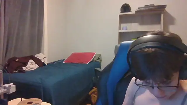 Snapshot of KaliSnow199623 chatting on 11.04.25 KaliSnow199623 online show from 11.04.25