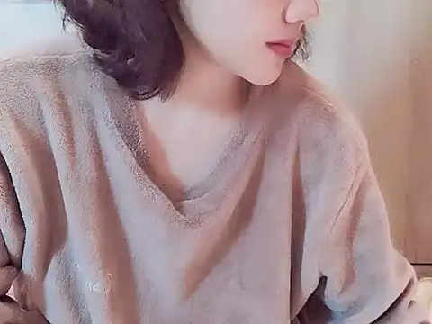 Snapshot of Pink_cream chatting on 12.28.24 Pink cream online show from 12.28.24