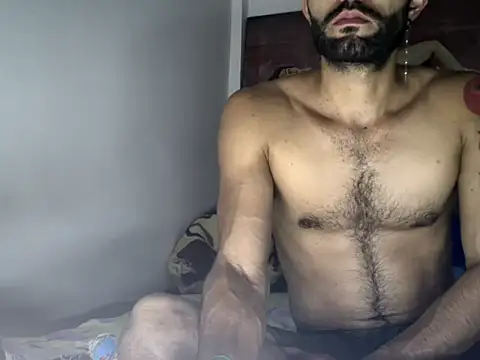 Snapshot of hideonbush051 chatting on 11.05.25 hideonbush051 online show from 11.05.25