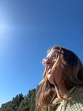 Snapshot of jungleangel chatting on 03.09.25 jungleangel online show from 03.09.25