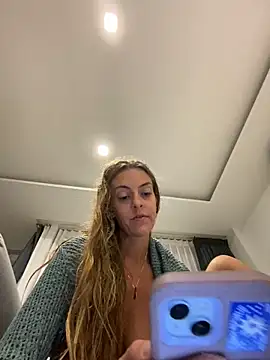 Snapshot of jungleangel chatting on 11.14.25 jungleangel online show from 11.14.25