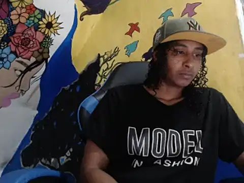 Snapshot of yohatinelly07 chatting on 09.18.25 yohatinelly07 online show from 09.18.25