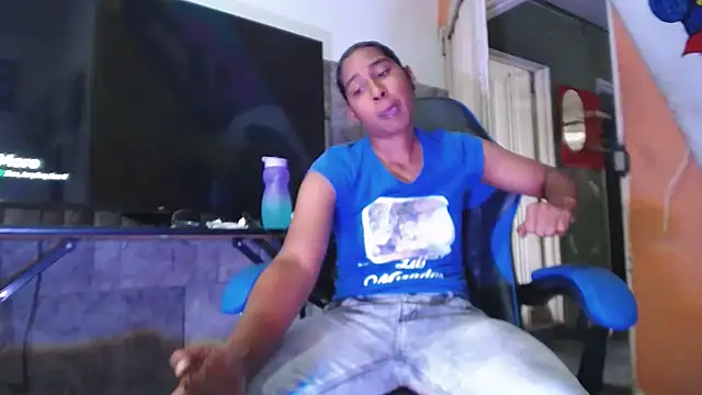 Snapshot of yohatinelly07 chatting on 09.24.25 yohatinelly07 online show from 09.24.25