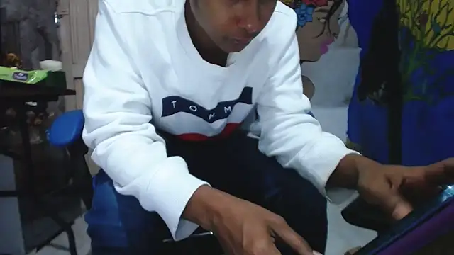 Snapshot of yohatinelly07 chatting on 09.26.25 yohatinelly07 online show from 09.26.25