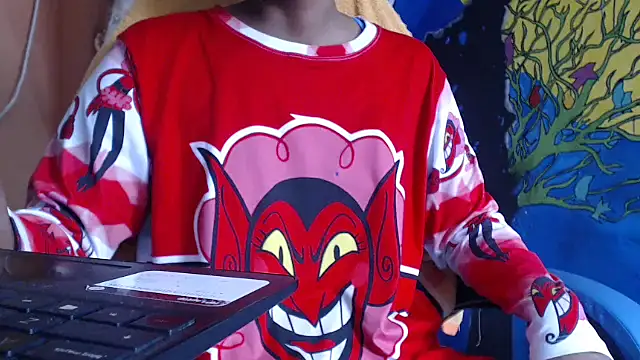 Snapshot of yohatinelly07 chatting on 10.23.25 yohatinelly07 online show from 10.23.25