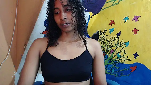 Snapshot of yohatinelly07 chatting on 10.25.25 yohatinelly07 online show from 10.25.25