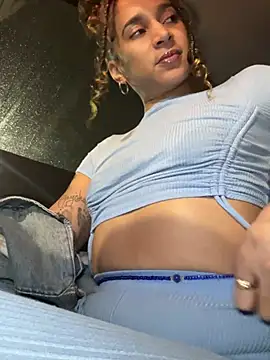 Snapshot of Shuggabutt chatting on 12.22.24 Shuggabutt online show from 12.22.24