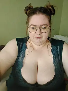 Snapshot of Chloe_WS chatting on 09.19.25 Chloe WS online show from 09.19.25