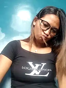 Snapshot of karen_sexy69 chatting on 03.10.25 karen sexy69 online show from 03.10.25