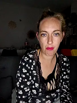 Snapshot of leplaisirdudesir chatting on 11.13.25 leplaisirdudesir online show from 11.13.25