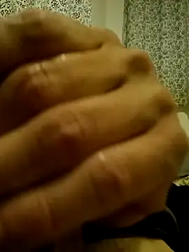 Snapshot of Hydrafu chatting on 10.08.25 Hydrafu online show from 10.08.25