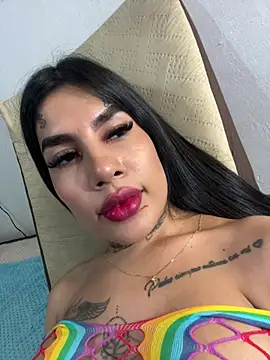 Snapshot of saragill323 chatting on 03.21.25 saragill323 online show from 03.21.25