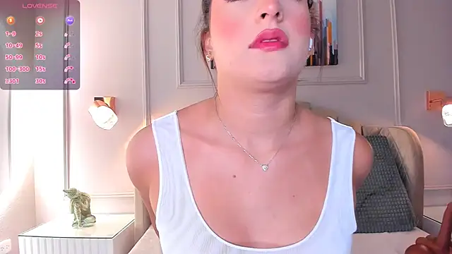 Snapshot of aria_greco chatting on 02.28.25 aria greco online show from 02.28.25