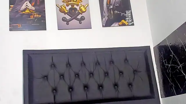 Snapshot of kriixtybrown chatting on 12.25.24 kriixtybrown online show from 12.25.24