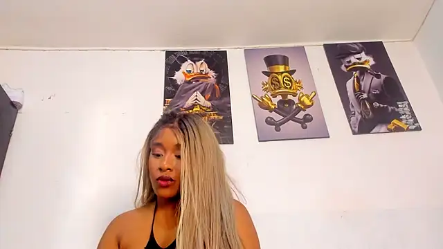 Snapshot of kriixtybrown chatting on 01.07.25 kriixtybrown online show from 01.07.25